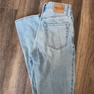 Hollister Women’s Ultra High Rise 90’s Straight Jeans